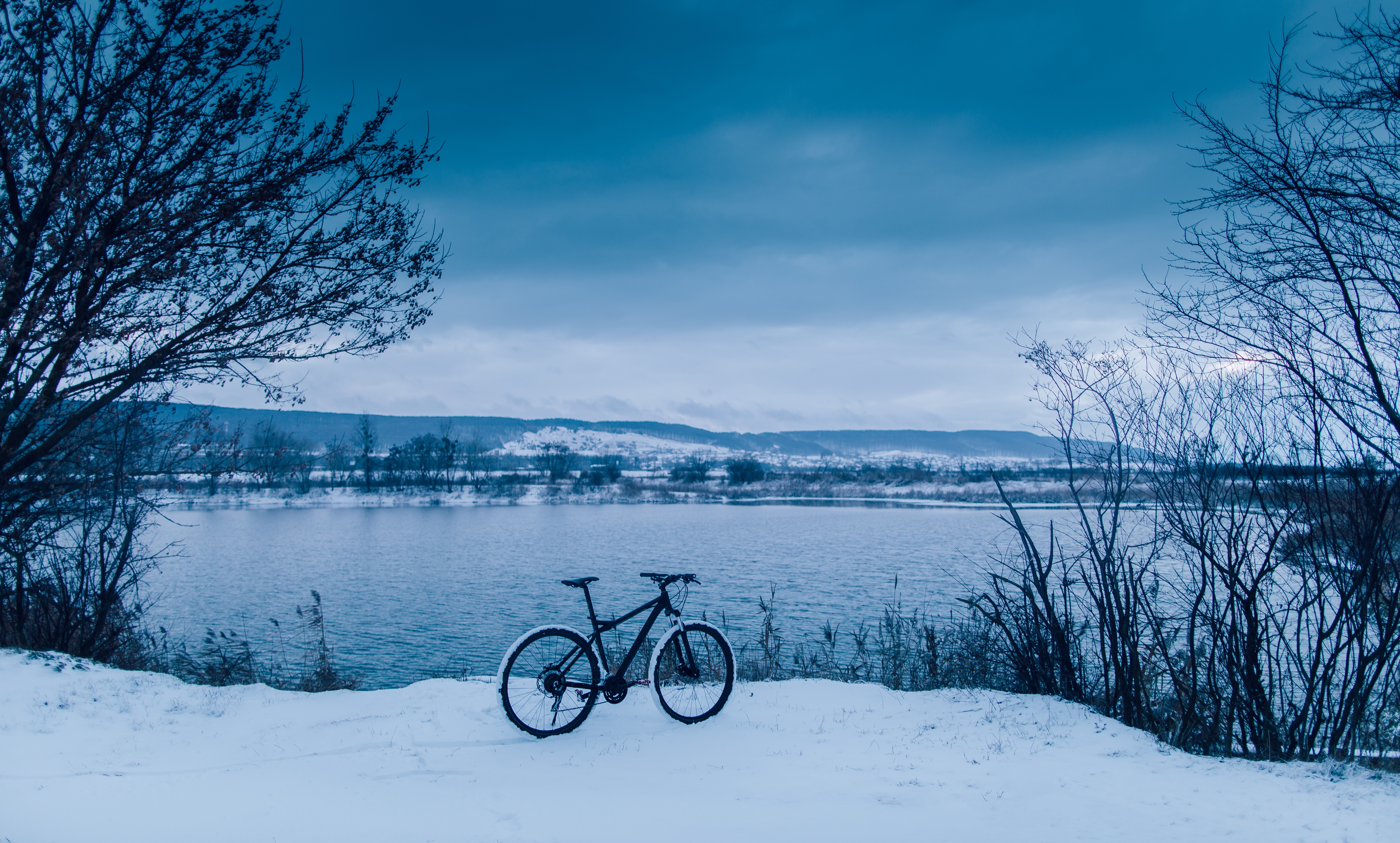 BAFFIN Takes on Charitable 14 Day WinterBike Expedition Around Lake